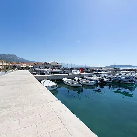 Porat Apartment *